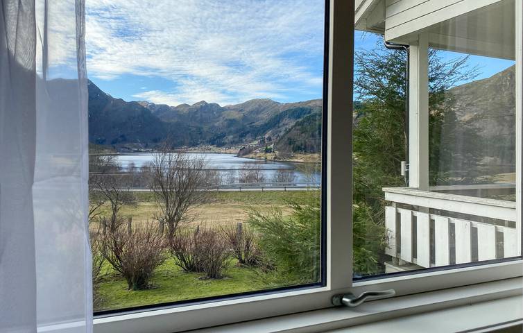 Ferienhaus für 9 Personen mit Garten in Selje