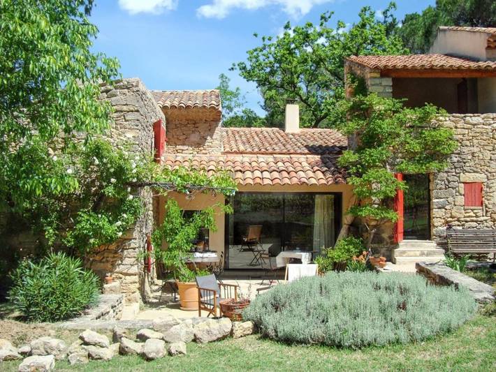 Location de vacances pour 8 personnes, avec piscine et jardin à Ansouis - 2