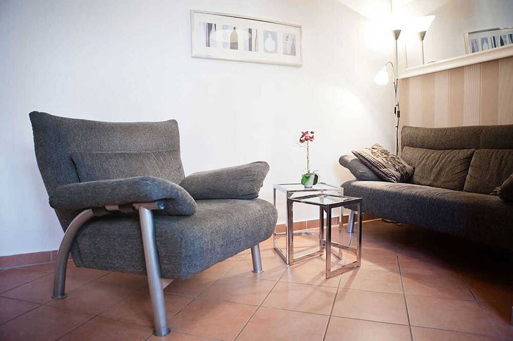 Ganze Wohnung, Ostwind 1 mit kl. Terrasse, Eg Langenstr. 41 - Gohr- Ferienwohnungen in Ozeaneum Stralsund, Stralsund