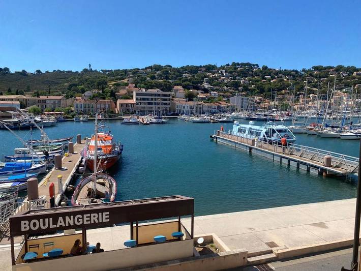 Gîte pour 4 personnes, avec Vue dans Office De Tourisme De Saint Mandrier