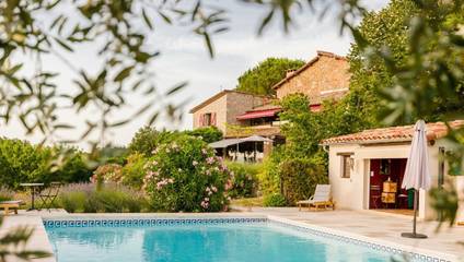Chambre d’hôte pour 2 personnes, avec piscine et jardin à Saint-Césaire-de-Gauzignan