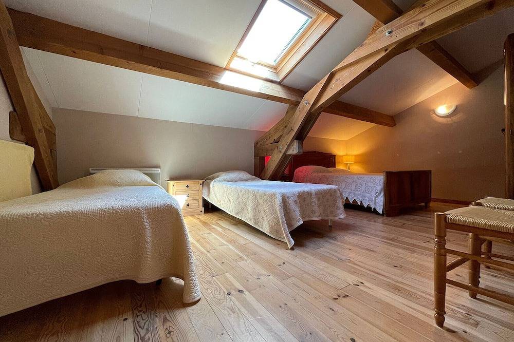 Granero restaurado con terraza y wifi en La Bastide in Retournac, Macizo Central