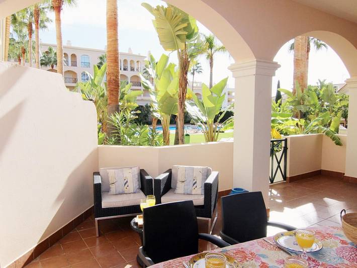 Apartamento de férias para 4 pessoas, com varanda e piscina infantil e ainda jardim em Vilamoura