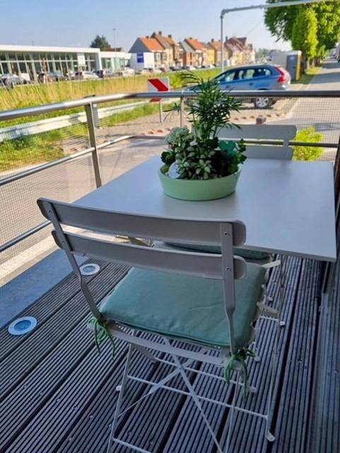 Gîte pour 3 personnes, avec vue et terrasse à Furnes - 2