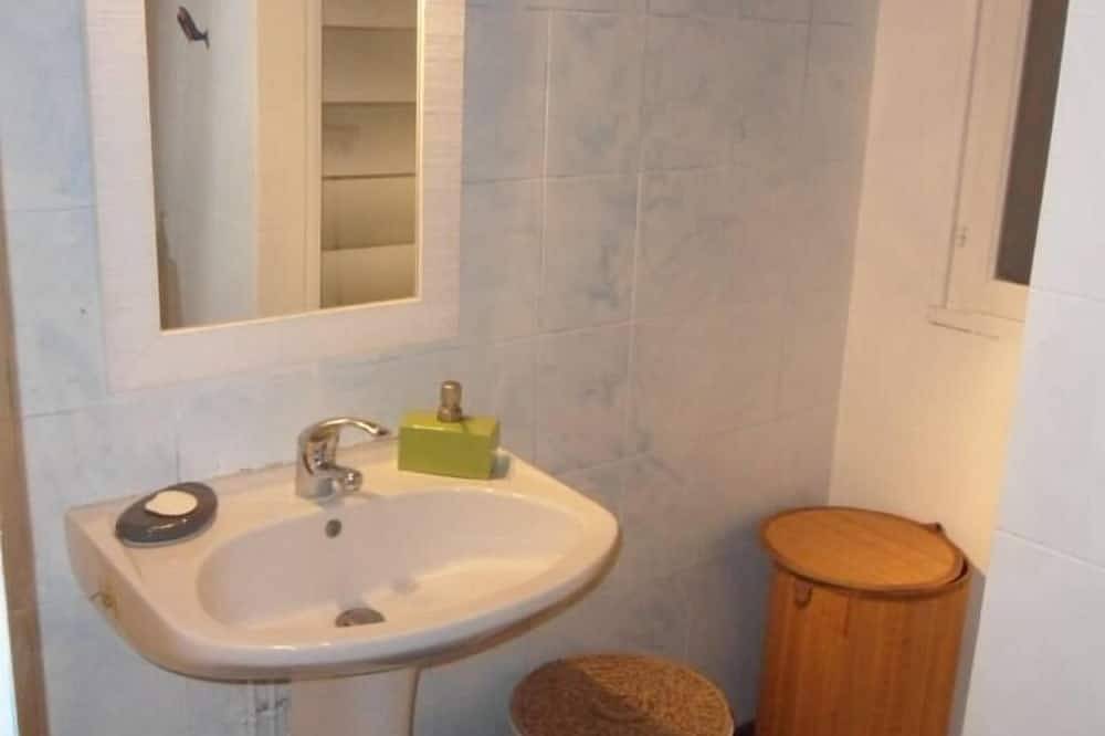 Proche Avignon, Maison au calme avec jardin et piscine in Entraigues-sur-la-Sorgue, Vaucluse