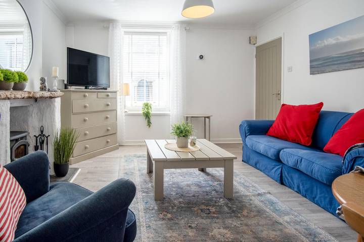 Log cabin for 6 people, with terrace in Tenby