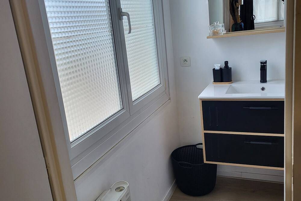 Ganze Wohnung, Cosy bubble with private terrace and parking area Bed linen and towels provided in Tarbes, Hautes-Pyrénées