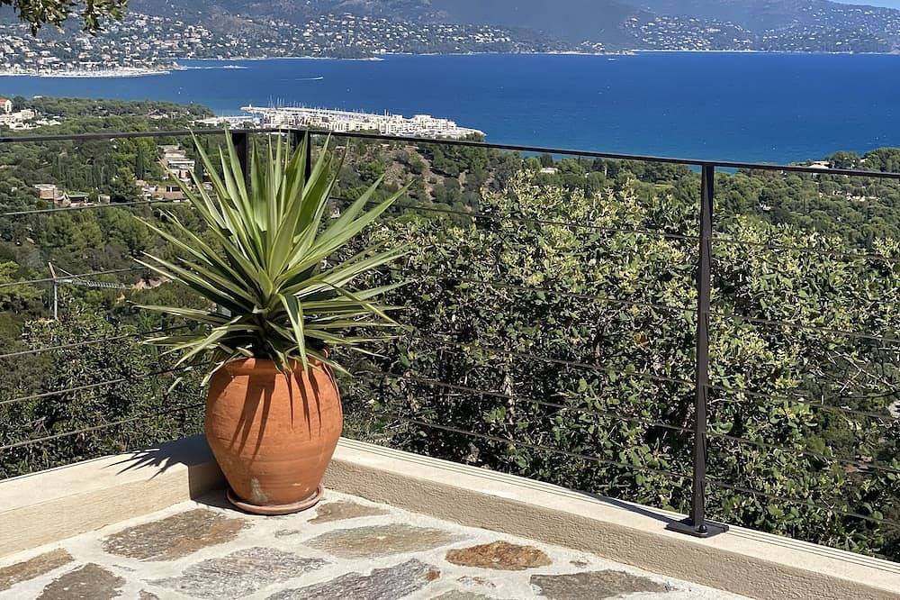 House domain of gaou benat sea view at 180° - France in Cap Bénat, Bormes-les-Mimosas