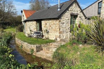 Gîte pour 2 personnes, avec jacuzzi et terrasse à Les Moitiers-d'Allonne