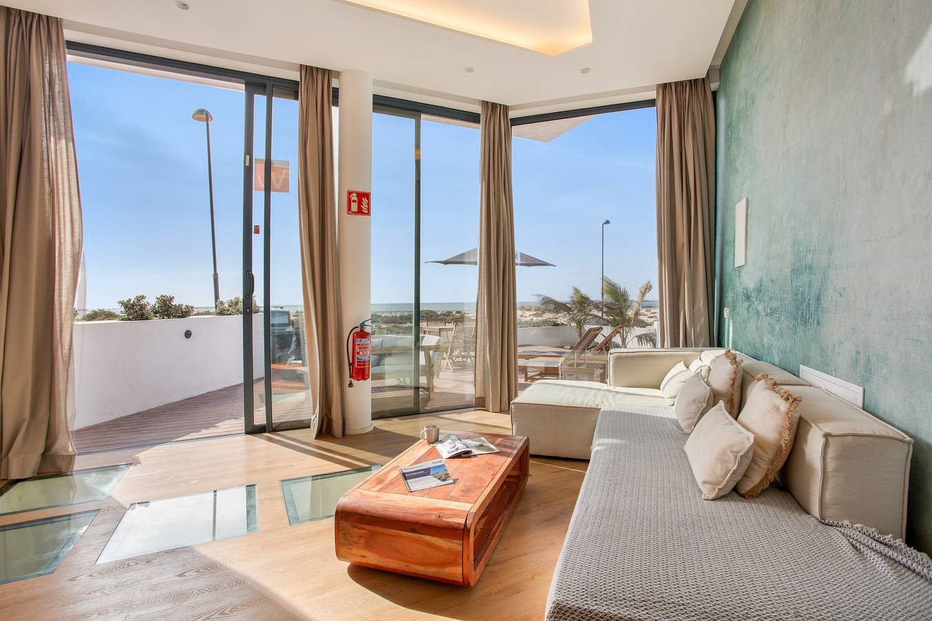 Entire apartment, Holiday Apartment 'Maar Suites Cotillo 1 - Seafront' with Sea View, Private Terrace and Wi-Fi in El Cotillo, La Oliva
