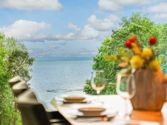 Ferienwohnung für 8 Personen, mit Balkon und Whirlpool sowie Terrasse und Garten