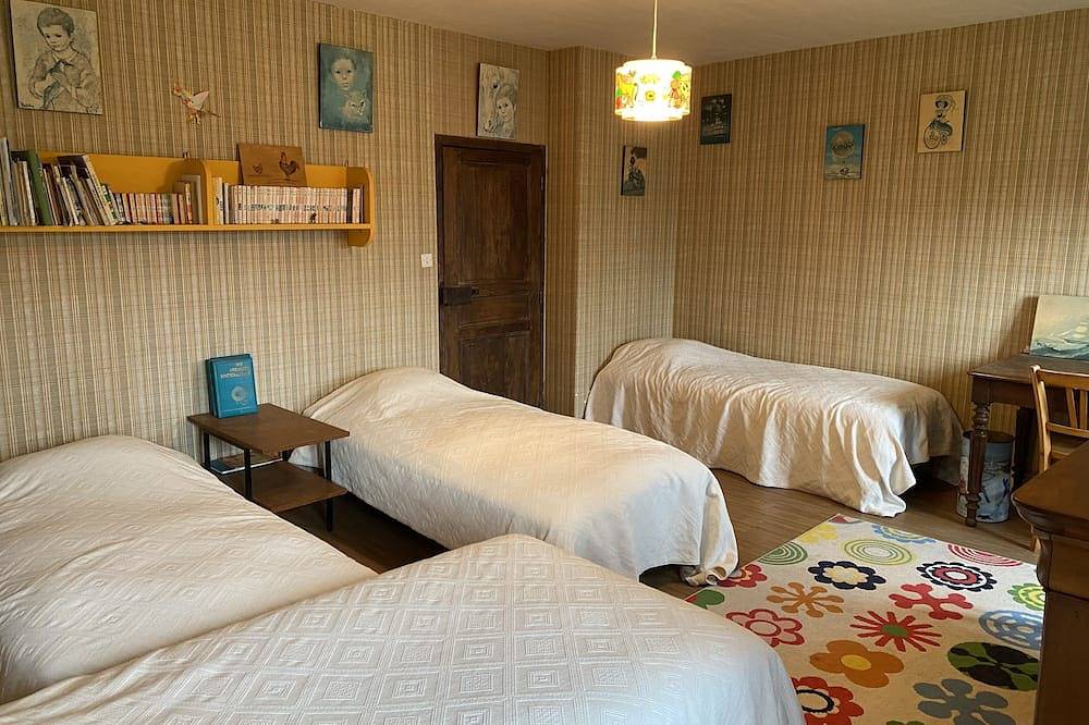 Cosy family cottage in Gouville-sur-Mer, Coutances