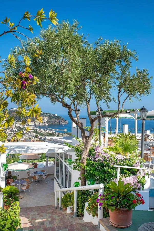 Hotel for 2 people, with pool and garden as well as view - 1