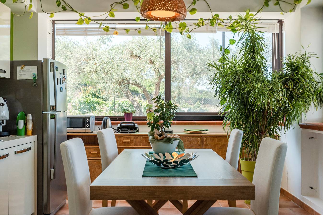 Appartamento intero, Appartamento 'Con Veranda E Cucina' con vista sulle montagne, Wi-Fi e aria condizionata in Montallegro, Provincia di Agrigento