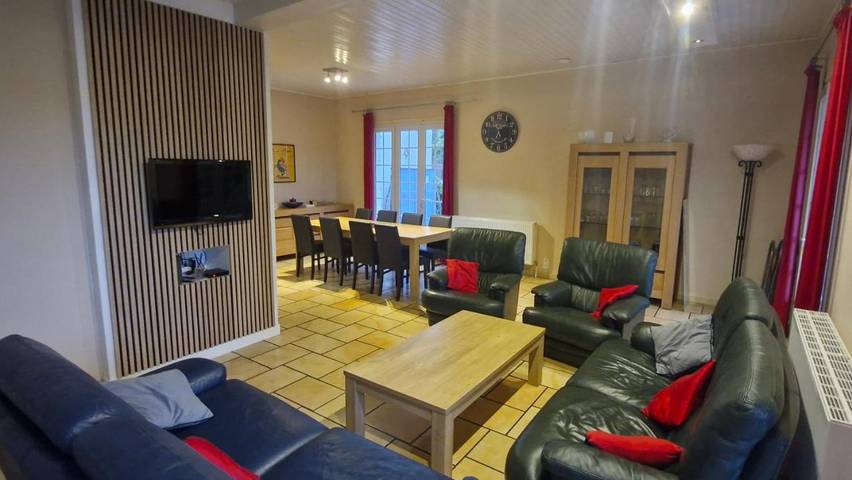 Location de vacances pour 8 personnes, avec jardin ainsi que vue et piscine à Seynes - 4