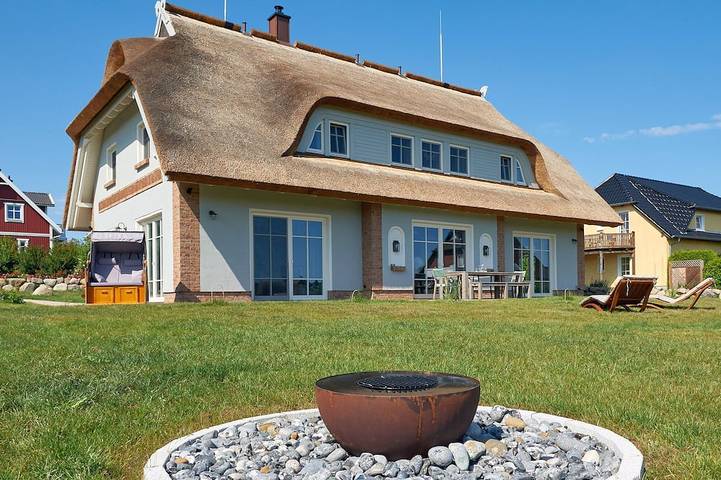 Ferienhaus für 8 Personen, mit Terrasse und Garten sowie Sauna in Middelhagen