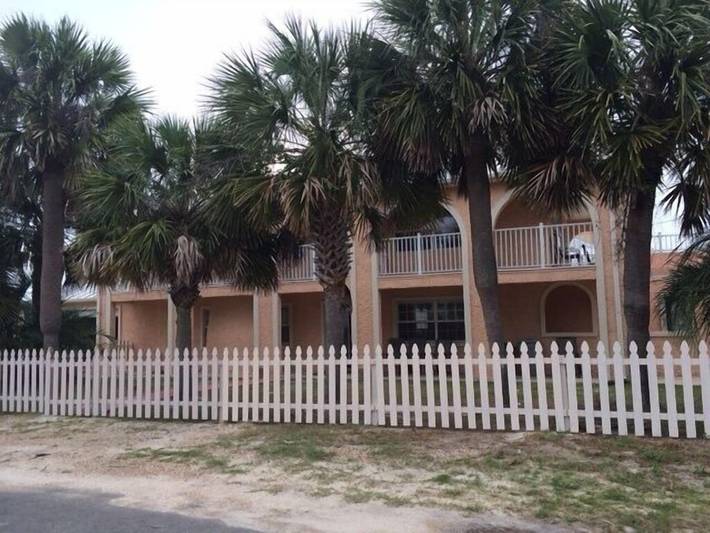 Vacation rental for 12 people, with balcony and yard in Florida-30A