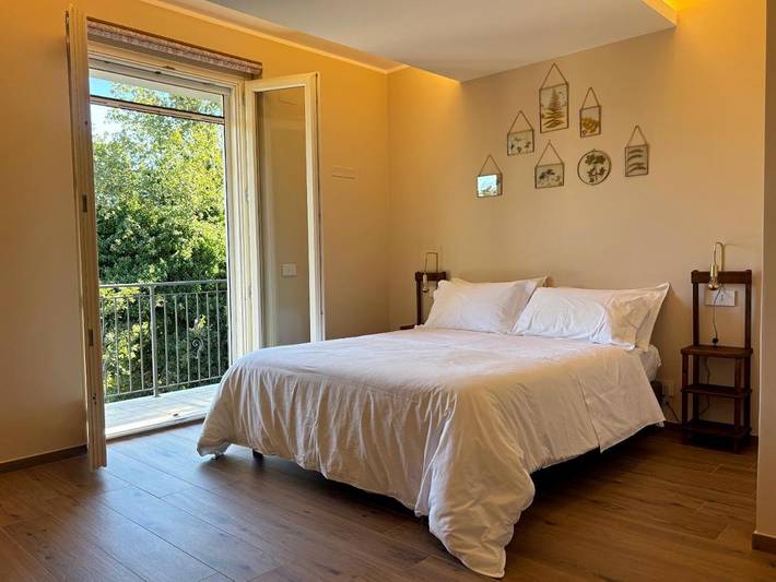 Casa vacanza per 2 persone, con terrazza e panorama nonché giardino in Amandola