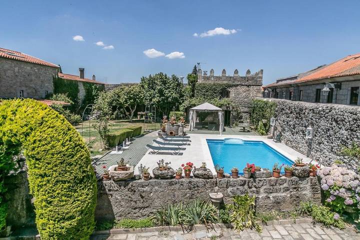 Casa de férias para 3 pessoas, com terraço e piscina e ainda jardim em Trancoso (Portugal)