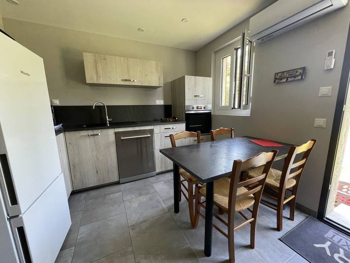 Gîte pour 4 personnes, avec vue sur le lac ainsi que terrasse et jardin dans Haute-Corse - 4