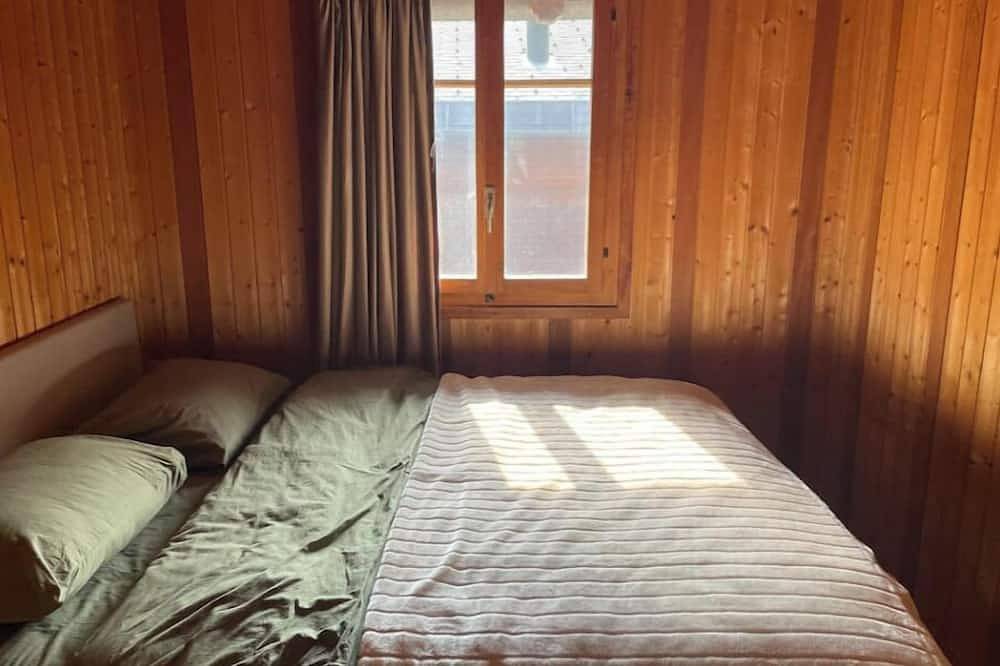 Geheel appartement, Chalet in the mountains, wooden interior, cosy, with a beautiful view in Evolène, Walliser Alpen
