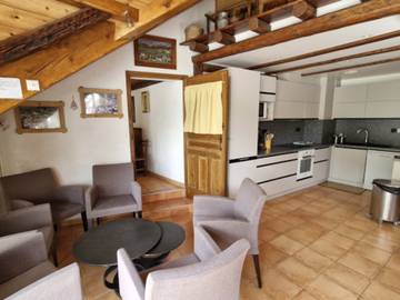 Gîte pour 11 personnes, avec balcon dans Office De Tourisme De Serre Chevalier Bureau De Saint Chaffrey