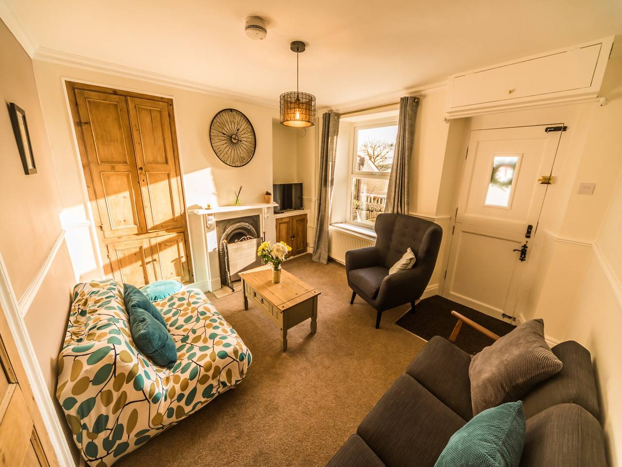 Hillside cottage in Matlock, No Deposit in Matlock, Derbyshire