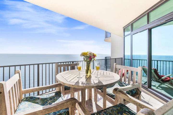 Vacation rental for 10 people, with pool by Orange Beach