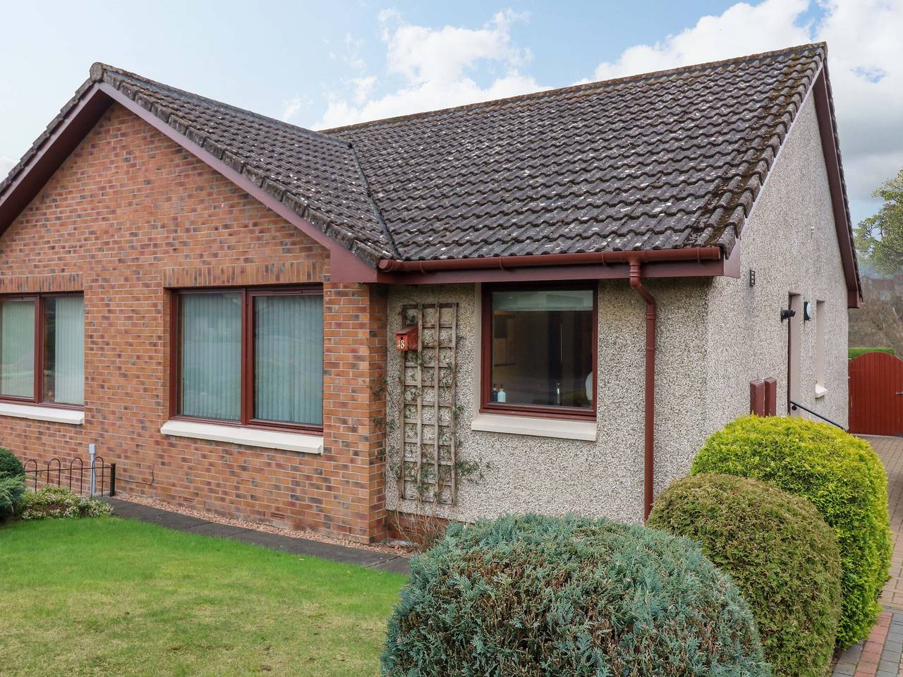 48 Edenbank Road in Fife region