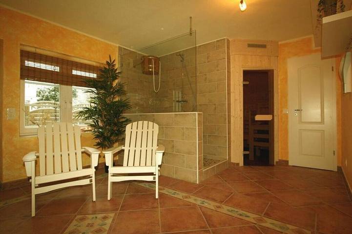 Ferienhaus für 6 Personen, mit Sauna und Balkon in Middelhagen - 4