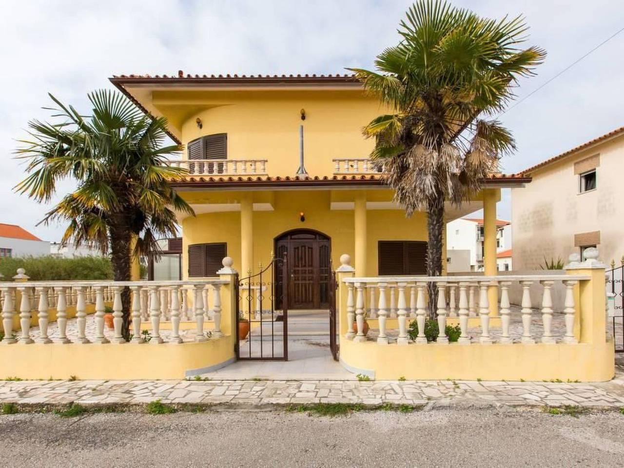 Terrassenhaus mit privatem Pool in Nazaré in Nazaré, Leiria District