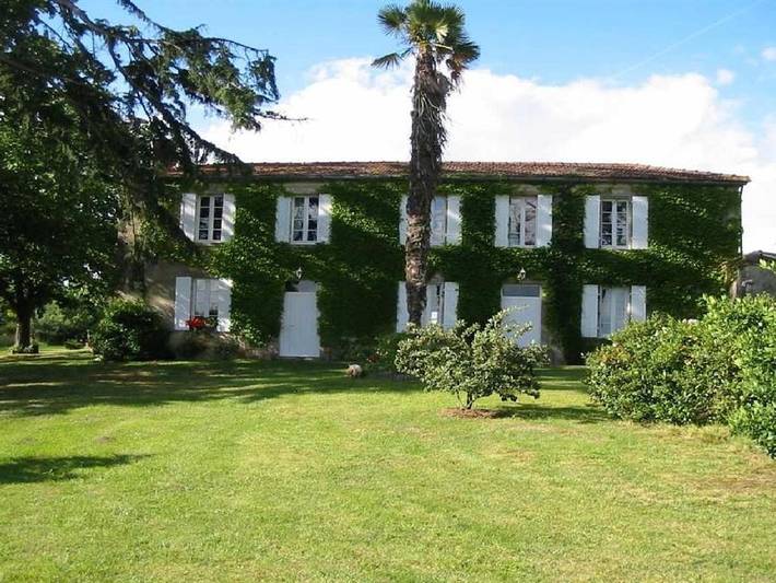 Chambre d’hôte pour 3 personnes, avec terrasse et jacuzzi à Gans