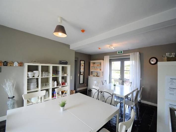 Location de vacances pour 15 personnes, avec terrasse et jardin à Onhaye - 4