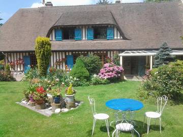 Chambre d’hôte pour 3 personnes, avec jardin et vue, animaux acceptés à Theuville-aux-Maillots
