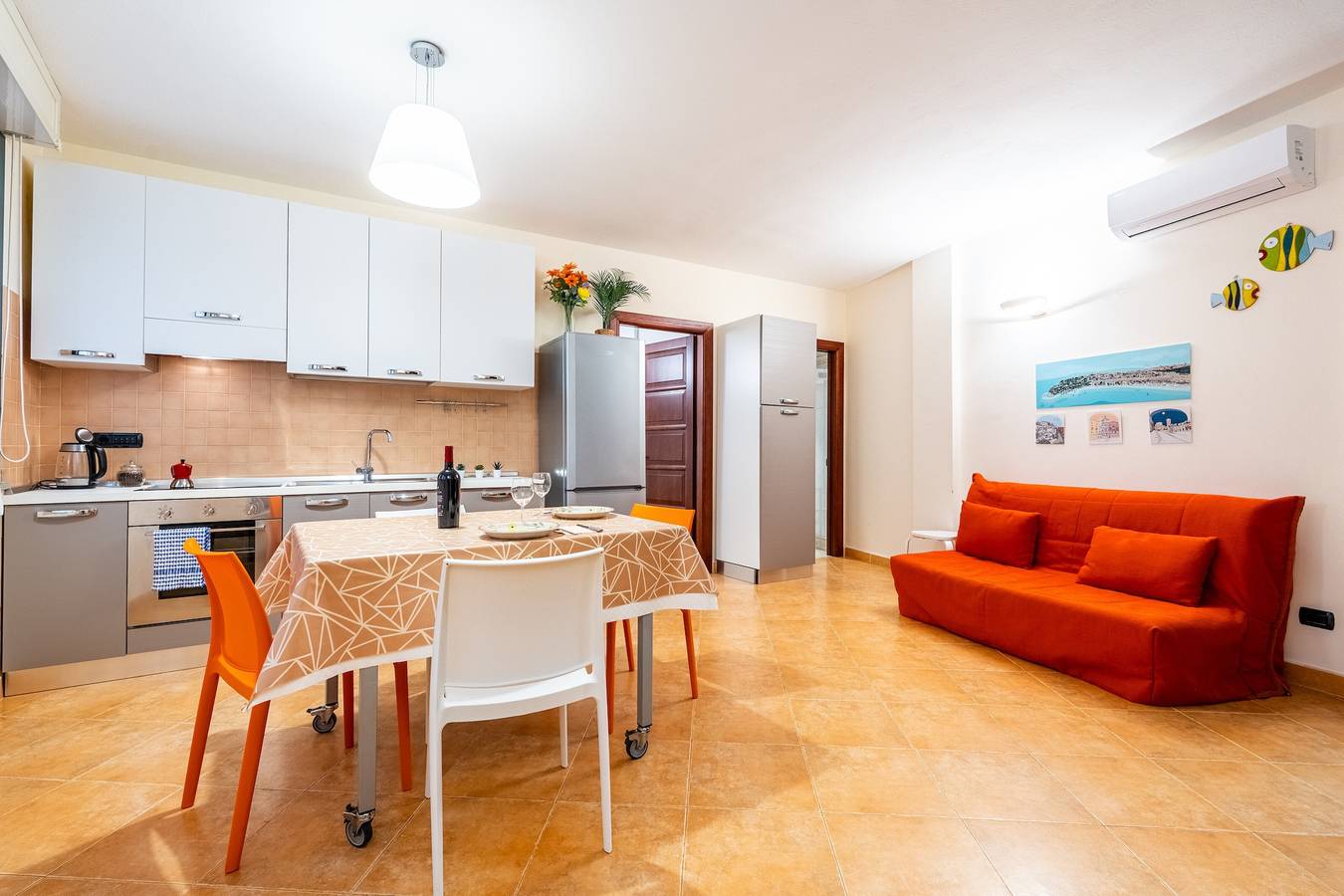 Appartamento intero, "Vico 1° Sulis Apartment 3' con Wi-Fi e aria condizionata in Villanova (Sardinia), Cagliari