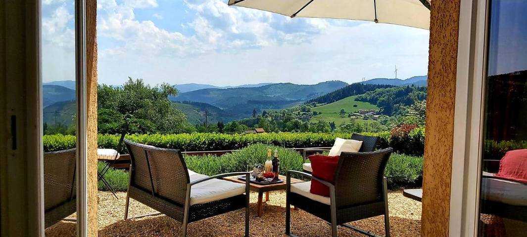 Location de vacances pour 4 personnes, avec terrasse ainsi que jardin et vue, animaux acceptés à Saint-Appolinaire