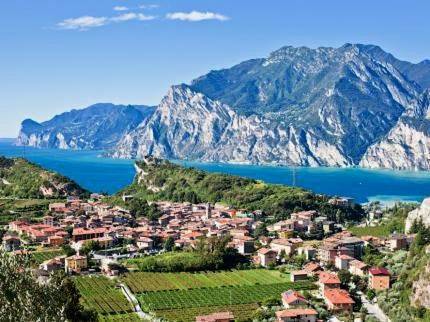 Ferienwohnung für 6 Personen, mit Garten und Pool sowie Seeblick und Ausblick in Torbole - 2