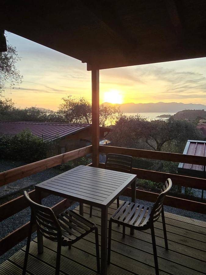 Camping per 2 persone, con Terrazza e Giardino nonché Piscina per bambini e Piscina alle Cinque Terre