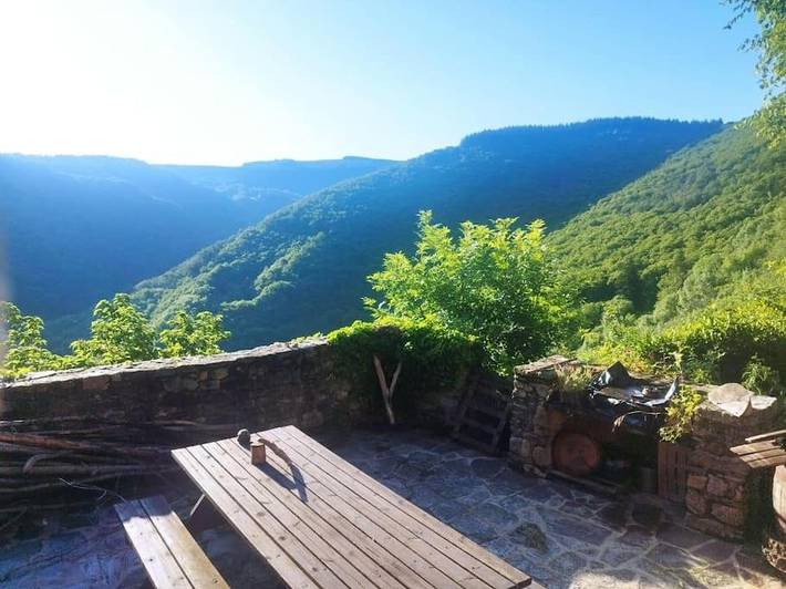 Location de vacances pour 8 personnes, avec Balcon ainsi que Terrasse et Vue à Mazamet