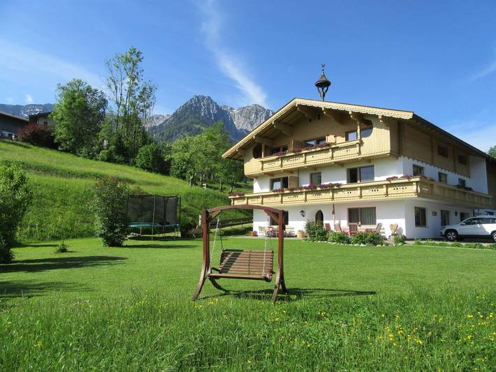Bauernhof für 4 Personen, mit Balkon und Terrasse sowie Garten und Seeblick