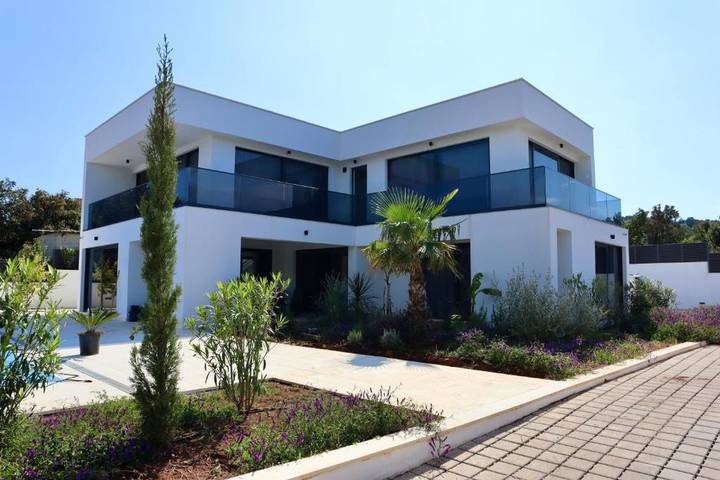 Villa pour 8 personnes, avec sauna ainsi que piscine et jardin dans Šolta - 2