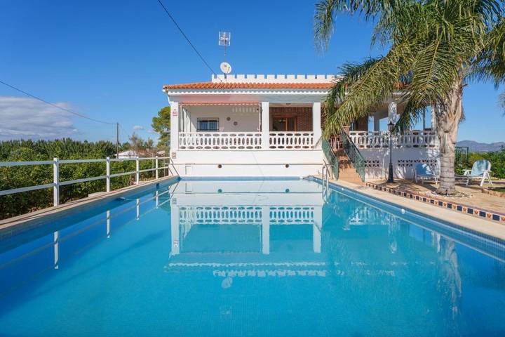 Location de vacances pour 6 personnes, avec piscine ainsi que vue et jardin, animaux acceptés à Bétera - 2