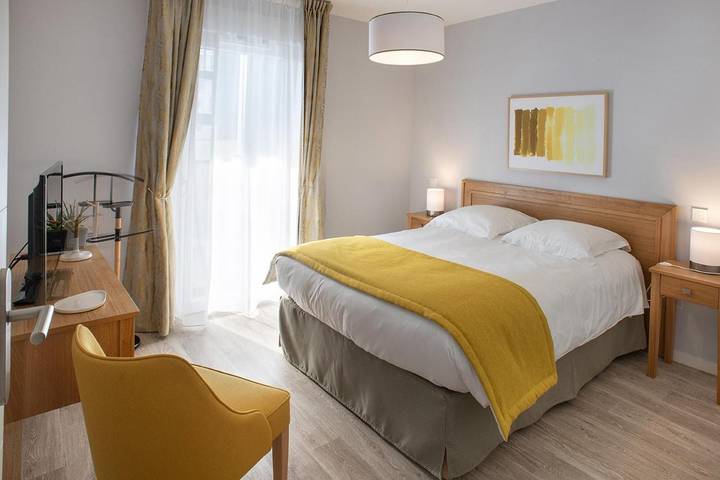 Appart’hôtel pour 2 personnes, avec Balcon et Terrasse ainsi que Jardin et Sauna