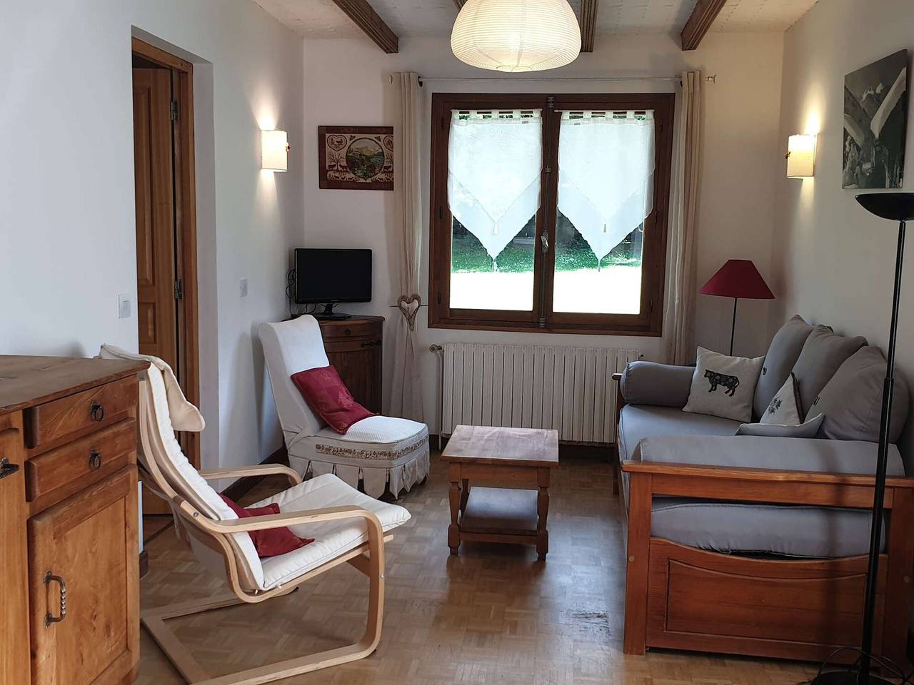 Chalet en el corazón del pueblo con jardín, para 2-3 personas, orientación sur. in Arêches, Beaufort (Rhône-Alpes)