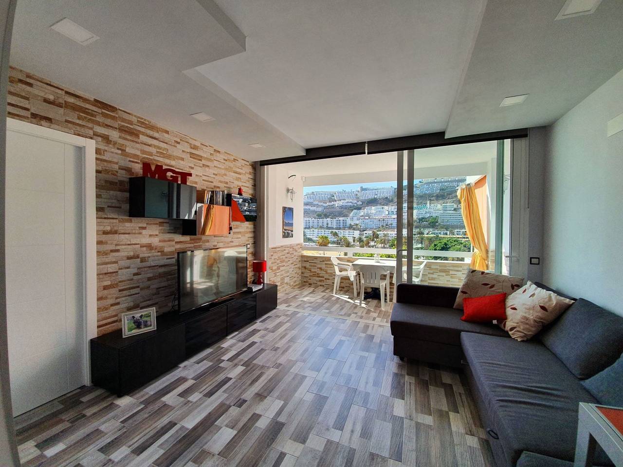 Entire apartment, Schöne und romantische Aussichten bei Tag und Nacht in Playa de Puerto Rico, Mogán