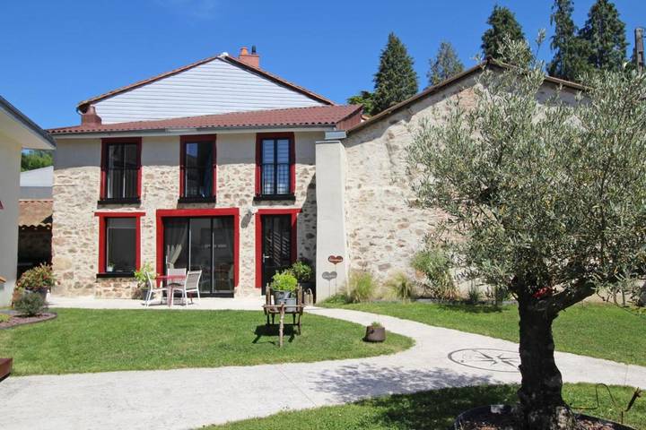 Location de vacances pour 4 personnes, avec jardin à Panazol - 2