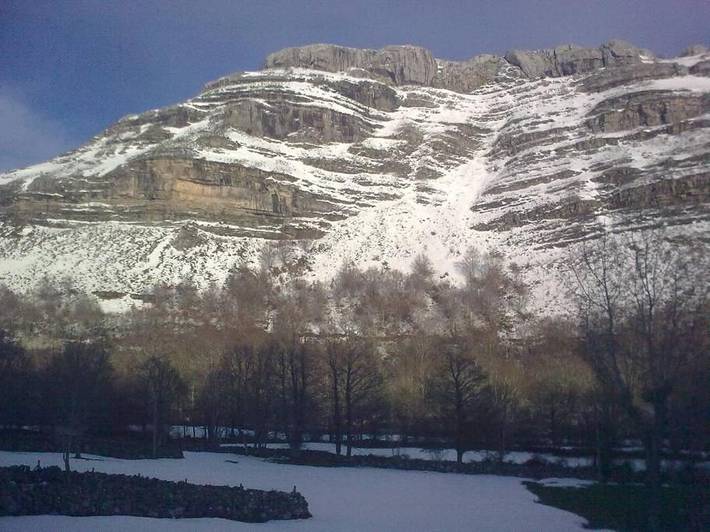Casa rural para 6 personas, con jardín, Se admiten mascotas en Espinosa de los Monteros - 3