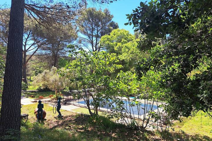 Location de vacances pour 12 personnes, avec Piscine à Aurons