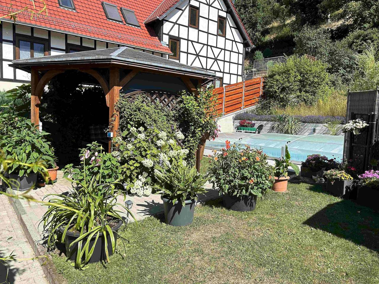 Ganze Ferienwohnung, Ferienwohnung Zerrenner - Ferienwohnung mit drei Räumen in Döschnitz, Ostthüringen