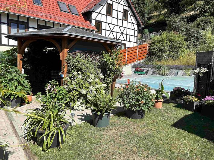 Ganze Ferienwohnung, Ferienwohnung Zerrenner - Ferienwohnung im Landhausstil mit Pool in Döschnitz, Ostthüringen